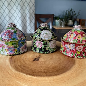 Vintage Cloisonné-Style Ceramic Trinket Boxes – Hand-Painted Enamel Floral Containers – Small Keepsake Boxes