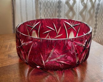 Bol de cristal tallado rojo rubí vintage / Cristal checo estilo bohemio / Plato de cristal de plomo tallado en forma de estrella