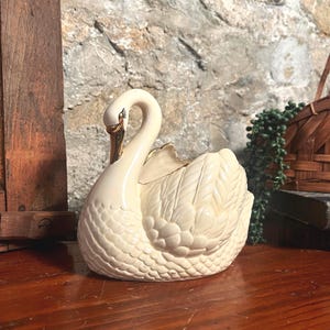 Maceta vintage holandesa con forma de cisne / Maceta de cerámica blanca con forma de cisne / Maceta con pico dorado / Decoración estilo cottagecore de los años 70