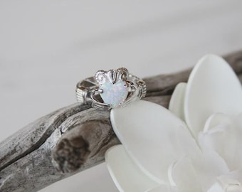 Claddagh Ring (Blau, Weiß) Größe 8 .925 Sterling Silber