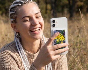 Carteira fotográfica com estampa de flores silvestres amarelas | Compatível com MagSafe