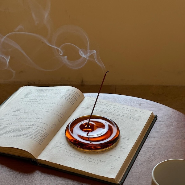 Porta incienso de vidrio de borosilicato ondulado y colorido: diseño original y único para aromaterapia y decoración del hogar.