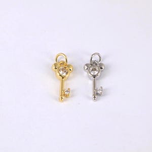 Lindo colgante de llave chapado en oro de 18 quilates, accesorio para hacer joyas DIY