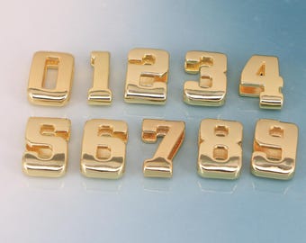 ジュエリー作りのためのカラフルな数字ビーズ、数字チャーム、文字 