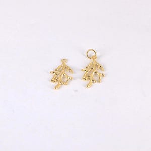 4 Pcs 18K Gold Coral Shaped Charms, Coral Charms Pendants, DIY Bracelet Necklace Jewelry Making Findings Supply