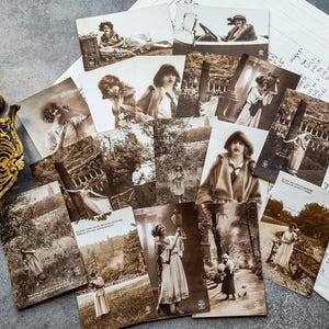 Bundle of 5 Vintage French Postcards