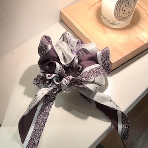 Silk Scarf Scrunchie , Elegant Hair Tie, Vintage Pattern, Soft and Chic Hair Accessory, Perfect for Ponytails & Buns