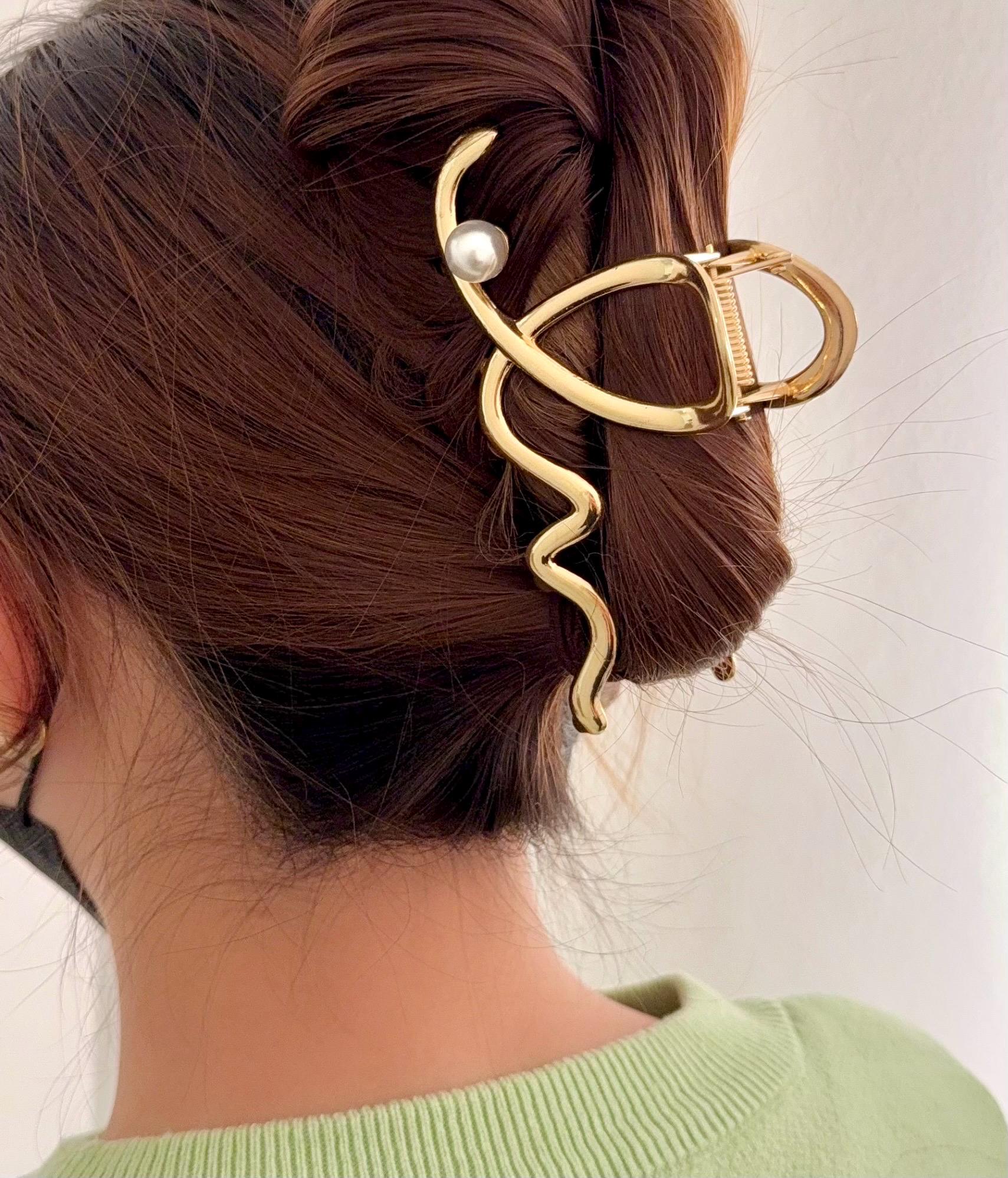 Sculptural Gold Wave Hair Claw Clip - Elegant Hold Wavy Gold Claw Clip - Etsy main image 2