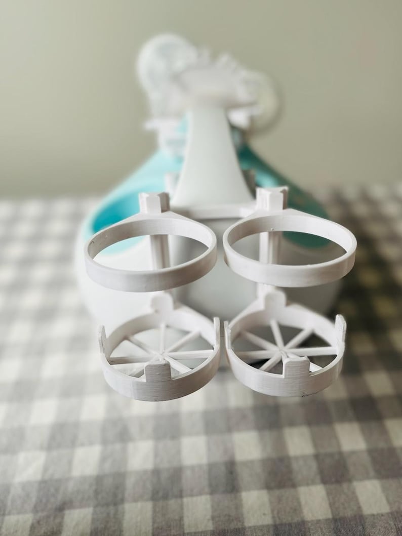 Photo of the bottle holders.
