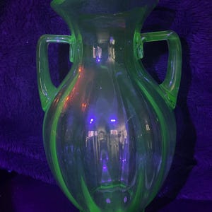 Uranglas Vase