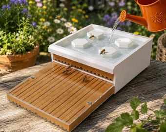 Wild bee hotel with watering station and observation nests | Bee hotel with nesting box as nesting aid for bees in the garden | Watering station for insects