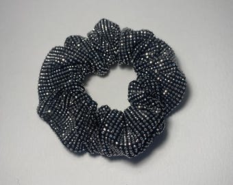 Coletero plateado con diamantes de imitación: accesorio brillante para el cabello