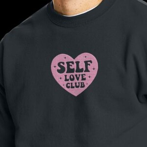 Felpa ricamata "Amore per se stessi"