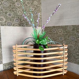 Handwoven Bamboo Flower Vase, One-Stem Holder, Japanese Woven Basket Stand, Elegant Rustic Decor, Handmade Floral Display
