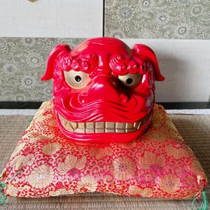 Vintage Japanese Shishi Lion Head Bottle – Ceramic Lucky Charm Ornament – Showa Era Retro Decorative Piece (25cm)