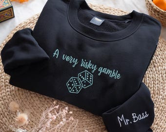 Sweatshirt A Very Risky Gamble geborduurd, shirt Hawthorn House, sweater Inheritance Games, cadeau voor boekenliefhebbers, waardering leraar