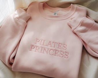 Sudadera bordada de princesa de pilates, bonita sudadera de cuello redondo de pilates, sudadera de instructora de pilates, sudadera acogedora para gimnasio, estética de chica fitness