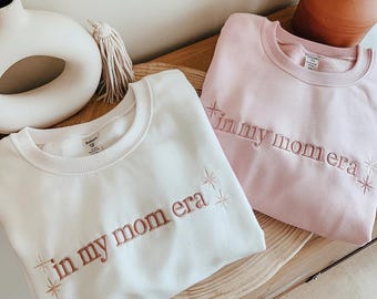 Sudadera bordada "In My Mama Era", cuello redondo minimalista para mamá, sudadera para mamá primeriza, camiseta "Girl Of Mom", camiseta del Cool Moms Club, sudadera para mamá