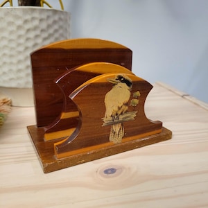 Portatarjetas o cartas de madera vintage con diseño de pájaro, organizador de kookaburra de mediados de siglo, organizador de escritorio de fabricación australiana, decoración retro de oficina de madera.