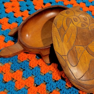 Vintage Hand Carved Wooden Turtle Box, Fish Design on Shell, Jewelry Storage Trinket Holder