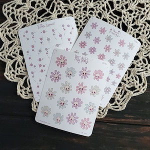 Hoja de pegatinas para planificador con diseño de calavera y flor pastel: espeluznante, gótica pastel