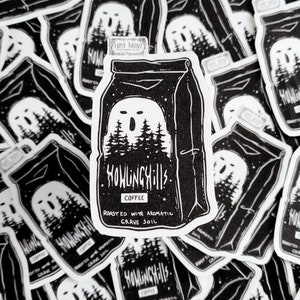 Sticker Howling Hills koffietas - Haunted Coffee - Spookachtig schattig - Gothic