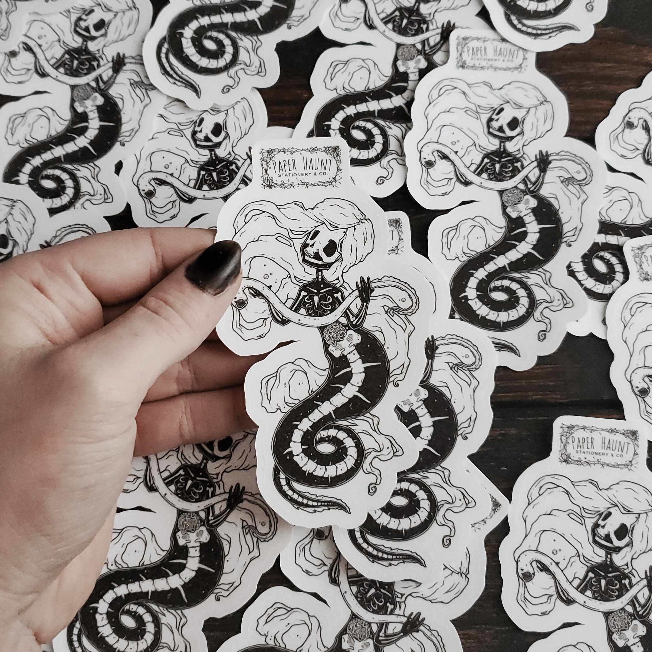 ジェリーボーンズヤツメウナギステッカー - クラゲの骨格の人魚