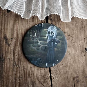 Dark Conjurer Witch & Black Cat Magnet – Green and Black Gothic Witchcore Decor – Spooky Occult Fridge Magnet – Creepy Cute Gift