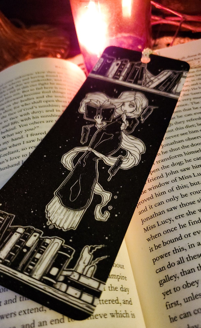 Haunted Library Lesezeichen, Gruselig süß, Geistermädchen, Goth Bild 6