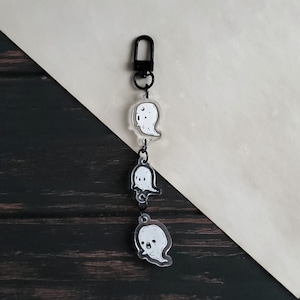 Ghost charm keychain - Creepy Cute- Goth - Multi-Charm