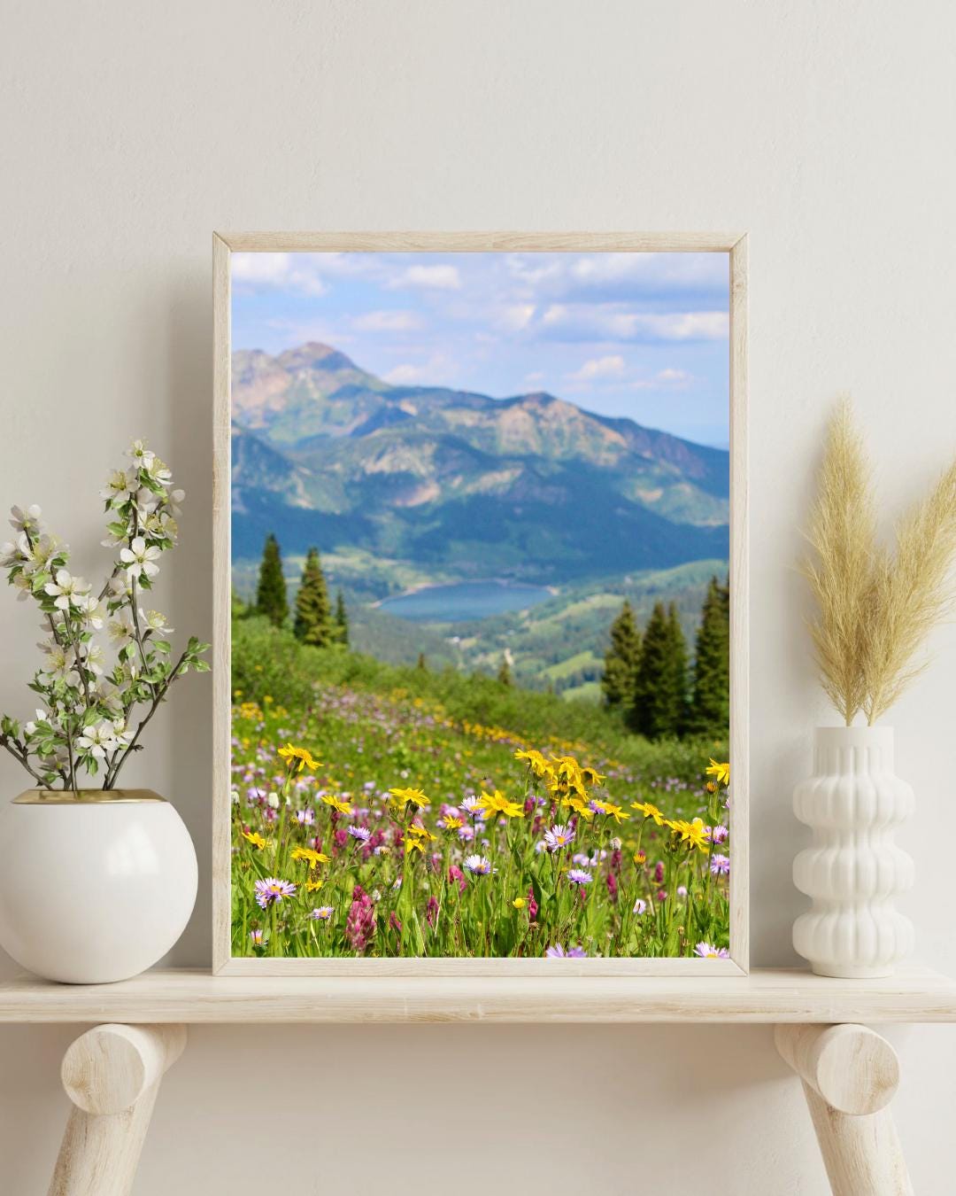 YellowKorner 自然・風景アートプリント 印刷可能な野生の花の草原の湖の写真、自然の風景の壁アート、自然の
