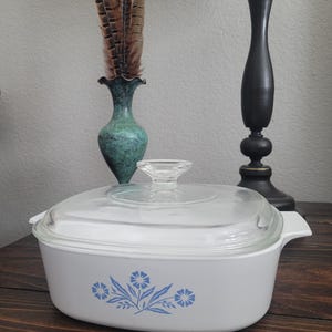 Vintage Corning Ware Blue Cornflower 1 Quart Dish with Lid