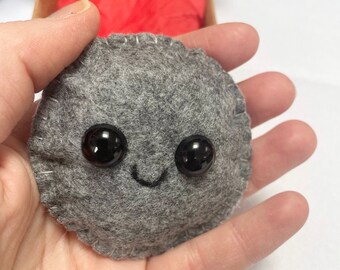 Mini plush Moon, Moon gift, kawaii letterbox gift, Hug in a box, Cute little Moon, Moon in a box, Pocket hug, Eclipse Gift, To the Moon