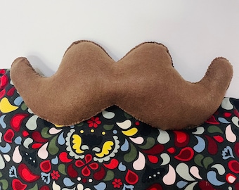 Cojín en forma de bigote, regalo para él, almohada de bigote, decoración del hogar masculino, regalo geek, regalo del marido, decoración de la cueva del hombre, regalo de barba, barba de felpa