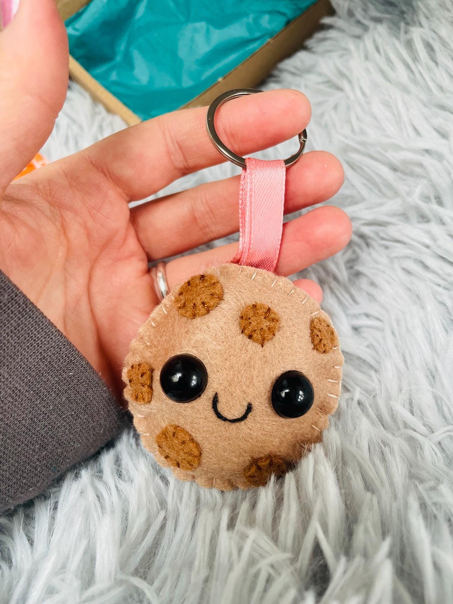 Plush Chocolate Chip Cookie Keyring: Kawaii Felt Cookie Accessory