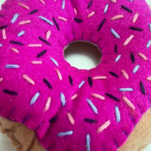 Choose your colour felt Doughnut, felt pretend food, Donut decoration, Doughnut pin cushion, Doughnut plushie, plush doughnut for sewing image 1