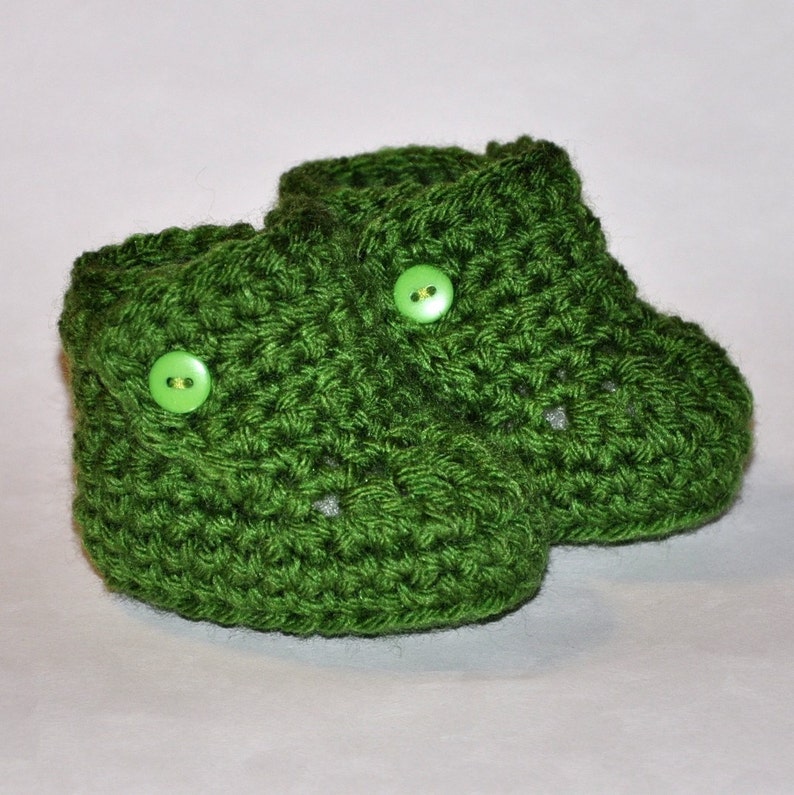 Frog Hat, Mittens and Booties Size 0 to 6 months image 3