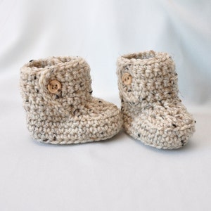 Baby Booties, Crochet Baby Boots with button top, size 0 to 6 Months image 3