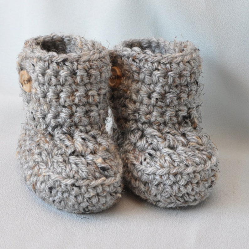 Baby Booties, Crochet Baby Boots with button top, size 0 to 6 Months image 4