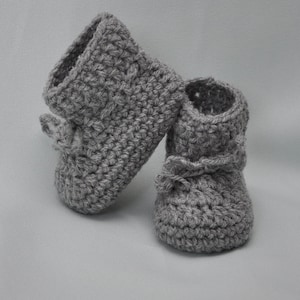 Baby Booties Booties that Stay On in Gray image 2