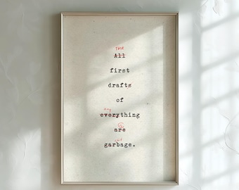 IMPRESIÓN FÍSICA Cita de Ernest Hemingway: "El primer borrador de cualquier cosa es una mierda" Regalo para escritores Arte tipográfico Decoración de estudio Póster vertical SIN MARCO