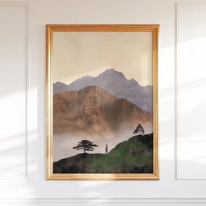 Impresión artística de paisaje de montaña brumosa, decoración de pared de naturaleza zen, póster abstracto en tonos tierra, obra de arte minimalista serena, escena meditativa tranquila