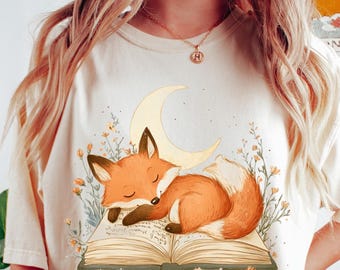 Floral Bookish Fox T-Shirt, Fox Lover Shirt, Bookclub Tee, Animal Aesthetic, Gift for Her, Bookworm Sweater, Literary Shirt, Cute Cozy Oufit