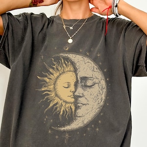 Mystical Sun And Moon Face T-Shirt, Yin Yang Tee, Hippie Clothing Women, Chic Style, Women Clothing, Hippy Clothes, Vintage Bohemian Attire