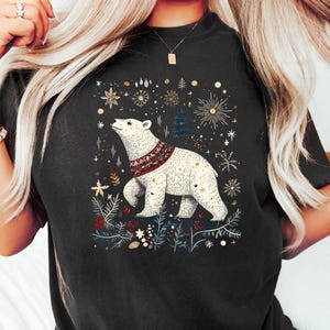 Camiseta de oso polar celestial, estilo bohemio, regalo hippie, Polo Norte bohemio, camiseta retro de dibujos animados de estrellas, ropa estética para mujer