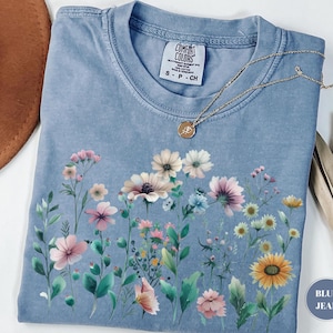 Comfort Colors® Wildflower T-Shirt, Floral Cottagecore Tee, Gift For Nature Lover, Botanical Flowers Tshirt,  Boho Womens Outfit, Flower Tee