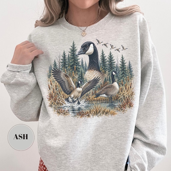 Canada Goose, Retro Canada Goose Sweatshirt, Vintage Wildlife Crewneck, Waterfowl Hunting Gift, Nature Lover Sweater, Bird Watcher Shirt, Outdoor Pullover