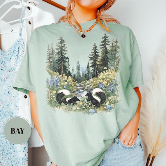 Vintage Wildflowers Skunks T-Shirt, Boho Forest Cabincore Crewneck, Unisex Wildlife 90s Sweater, Skunk Lover Gift, Woodland Animal Apparel