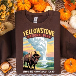 Yellowstone National Park Shirt - Buffalo Bison Tee - Wyoming Montana Idaho Souvenir - Retro Hiking Camping Adventure Gift