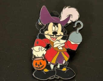 Pin de Halloween de Disney de WDW Mickey Mouse vestido como el Capitán Garfio, lanzamiento limitado